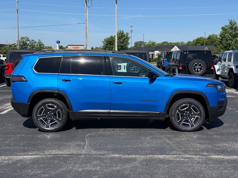 Jeep Cherokee Vehicle Full-screen Gallery Image 2