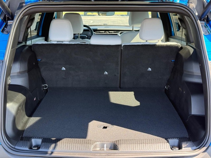 Jeep Cherokee Vehicle Full-screen Gallery Image 7