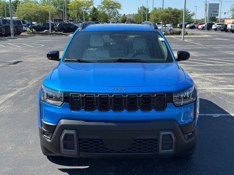 Jeep Cherokee Vehicle Full-screen Gallery Image 10