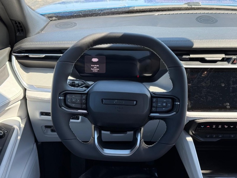 Jeep Cherokee Vehicle Full-screen Gallery Image 14