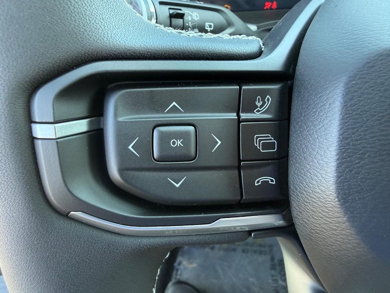 Jeep Cherokee Vehicle Full-screen Gallery Image 20