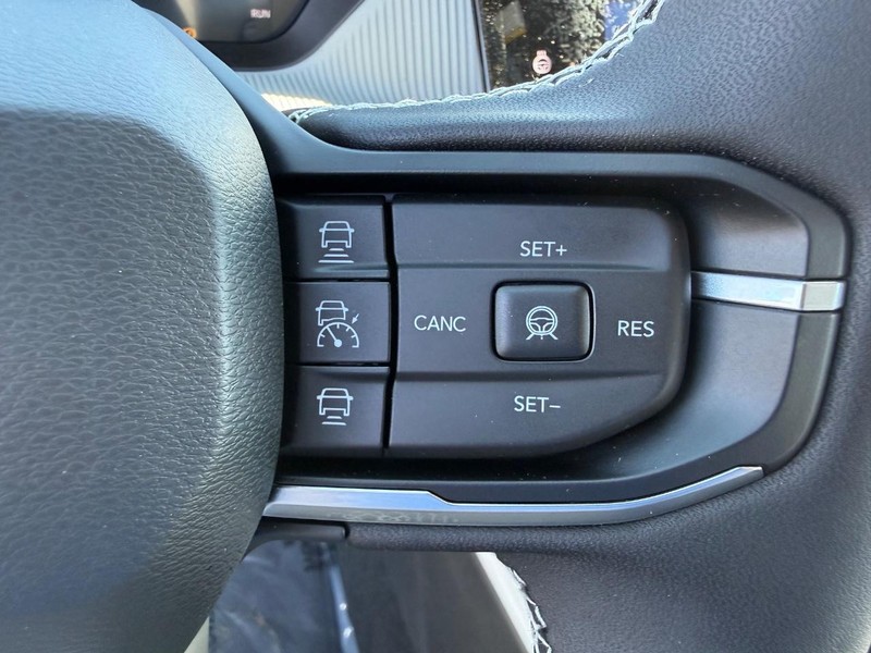 Jeep Cherokee Vehicle Full-screen Gallery Image 21