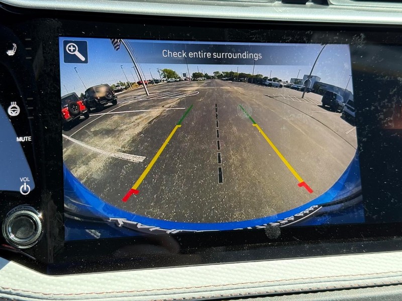 Jeep Cherokee Vehicle Full-screen Gallery Image 24