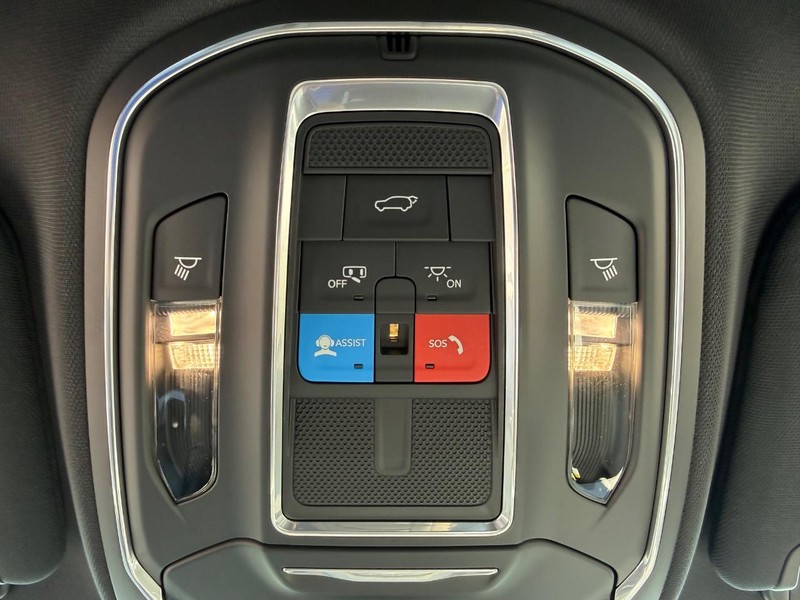 Jeep Cherokee Vehicle Full-screen Gallery Image 27