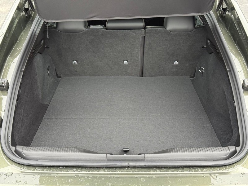 Dodge Charger Vehicle Full-screen Gallery Image 7