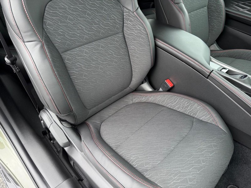 Dodge Charger Vehicle Full-screen Gallery Image 13