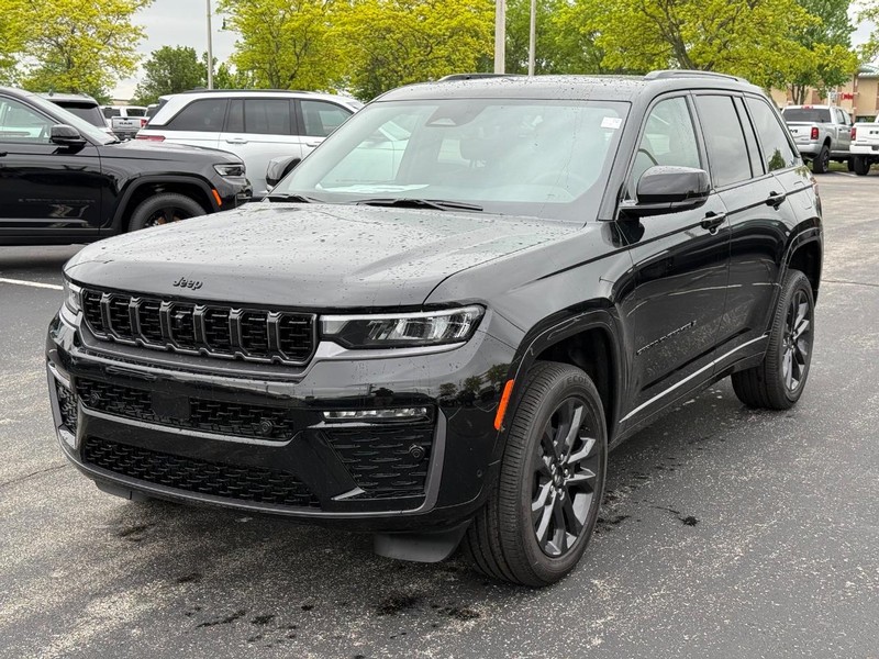 Jeep Grand Cherokee Vehicle Full-screen Gallery Image 10