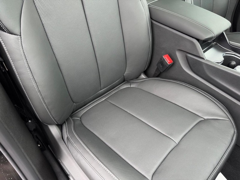 Jeep Grand Cherokee Vehicle Full-screen Gallery Image 18