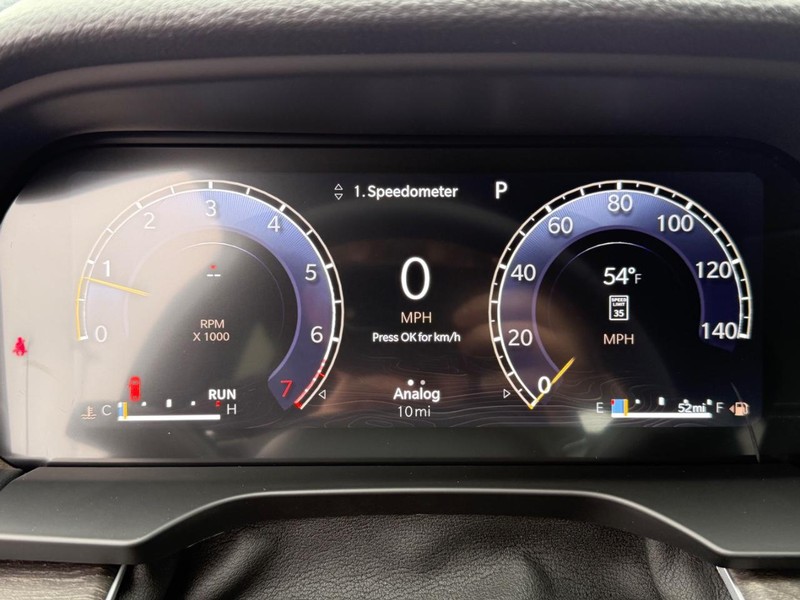 Jeep Grand Cherokee Vehicle Full-screen Gallery Image 30
