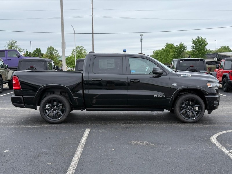 Ram 1500 Vehicle Full-screen Gallery Image 2