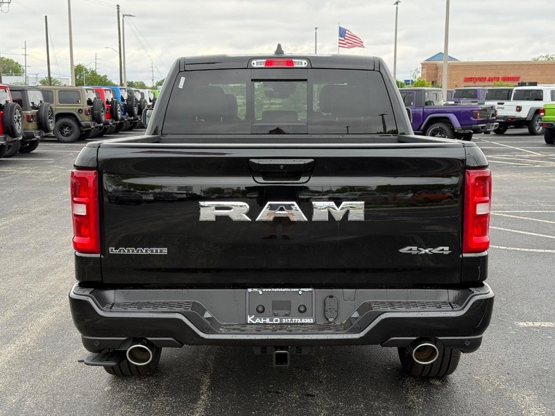 Ram 1500 Vehicle Full-screen Gallery Image 4