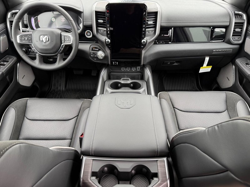 Ram 1500 Vehicle Full-screen Gallery Image 14