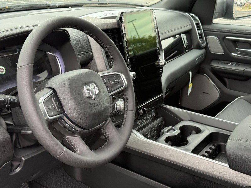 Ram 1500 Vehicle Full-screen Gallery Image 20