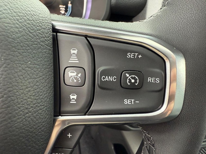 Ram 1500 Vehicle Full-screen Gallery Image 22