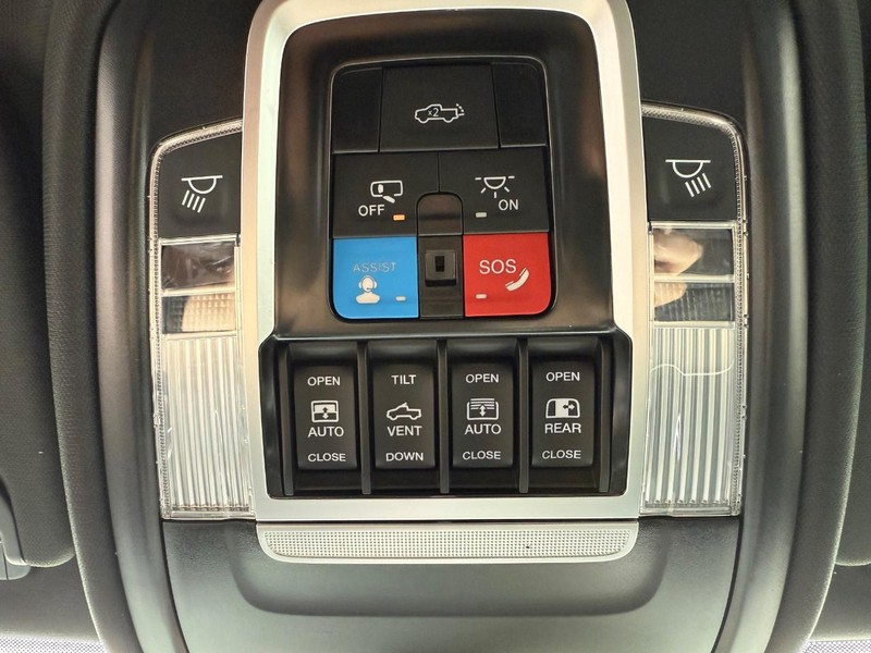 Ram 1500 Vehicle Full-screen Gallery Image 28