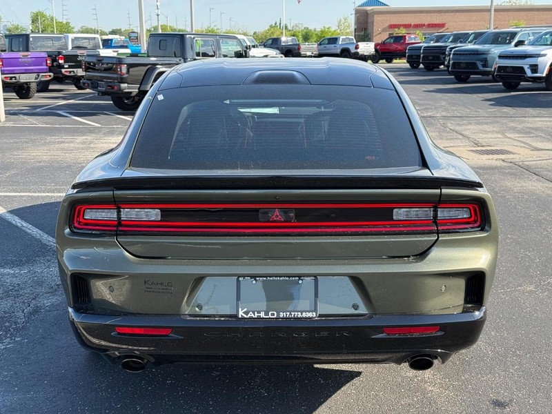 Dodge Charger Vehicle Full-screen Gallery Image 4