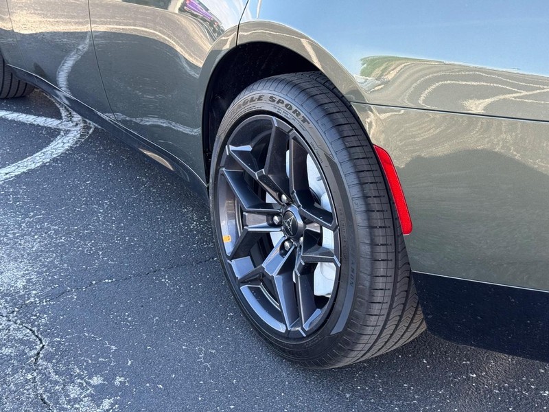 Dodge Charger Vehicle Full-screen Gallery Image 6