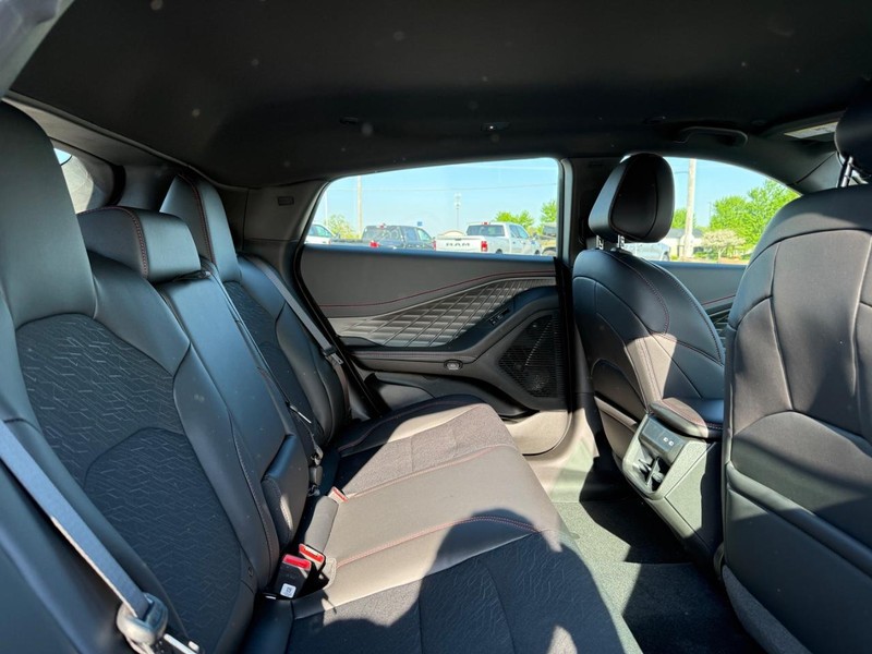 Dodge Charger Vehicle Full-screen Gallery Image 10