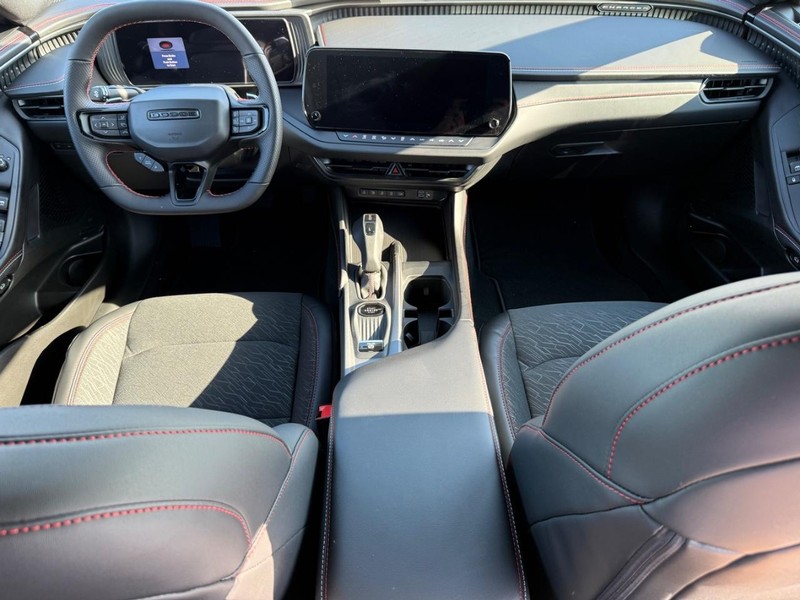 Dodge Charger Vehicle Full-screen Gallery Image 12