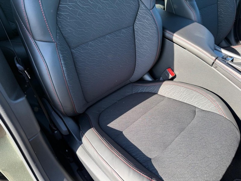 Dodge Charger Vehicle Full-screen Gallery Image 15