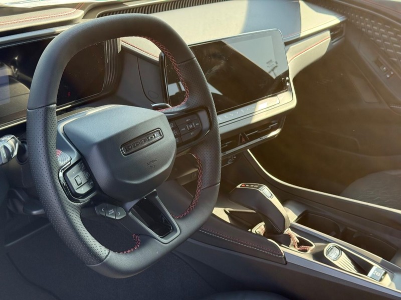 Dodge Charger Vehicle Full-screen Gallery Image 18