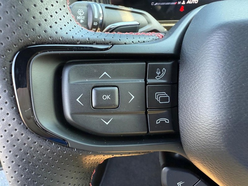 Dodge Charger Vehicle Full-screen Gallery Image 19
