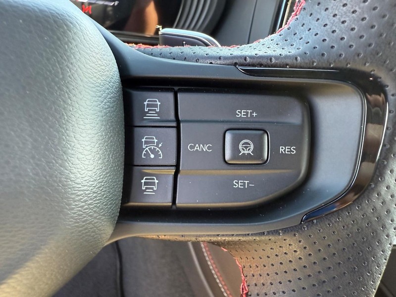 Dodge Charger Vehicle Full-screen Gallery Image 20