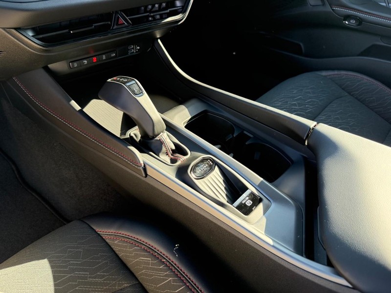 Dodge Charger Vehicle Full-screen Gallery Image 24