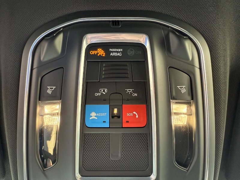 Dodge Charger Vehicle Full-screen Gallery Image 26