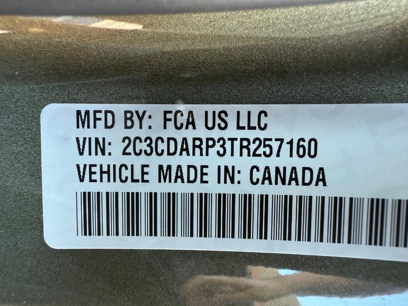 Dodge Charger Vehicle Full-screen Gallery Image 30