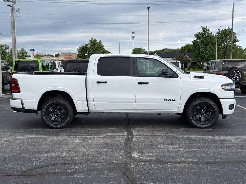 Ram 1500 Vehicle Full-screen Gallery Image 2