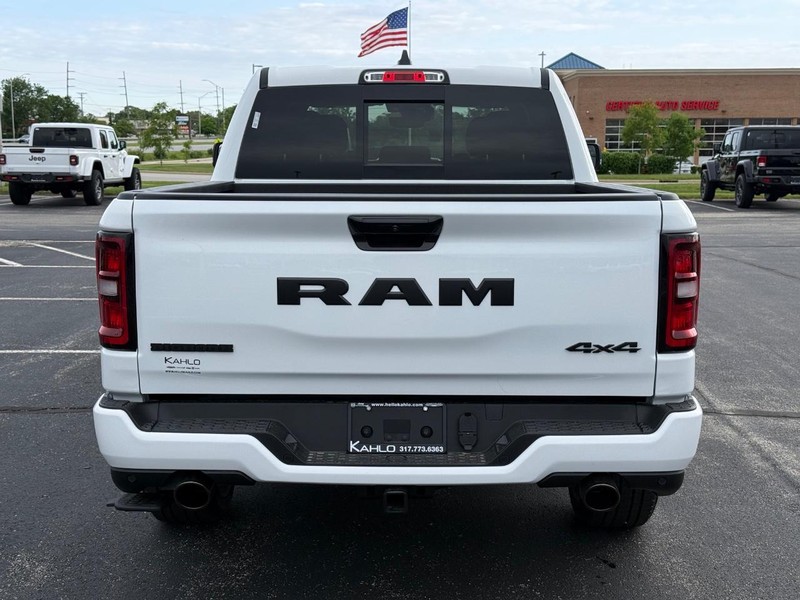 Ram 1500 Vehicle Full-screen Gallery Image 4