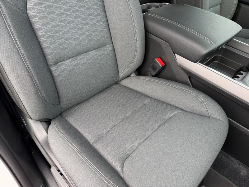 Ram 1500 Vehicle Full-screen Gallery Image 16