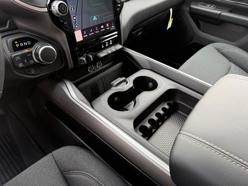 Ram 1500 Vehicle Full-screen Gallery Image 25