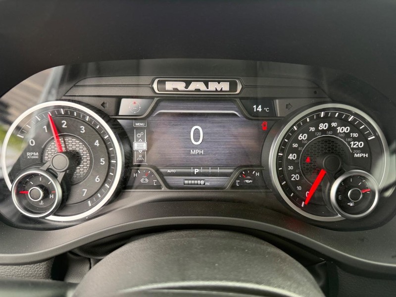 Ram 1500 Vehicle Full-screen Gallery Image 27