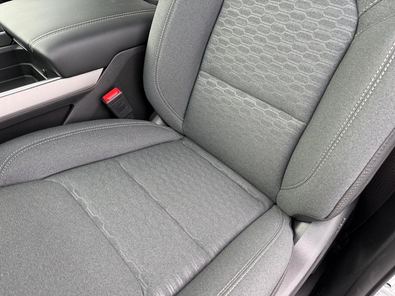 Ram 1500 Vehicle Full-screen Gallery Image 29