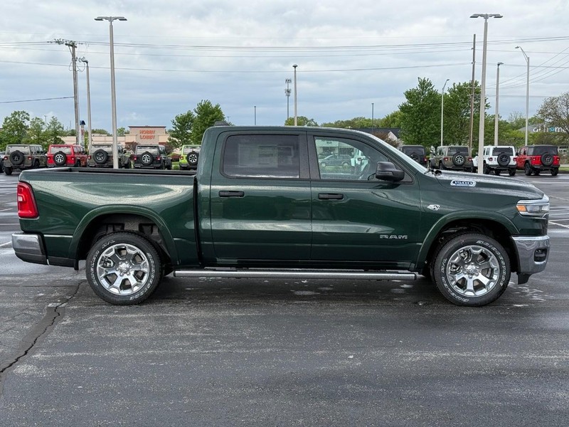 Ram 1500 Vehicle Full-screen Gallery Image 2