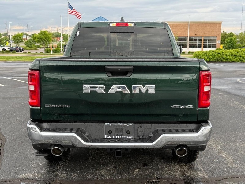 Ram 1500 Vehicle Full-screen Gallery Image 4