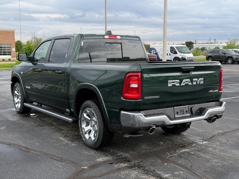 Ram 1500 Vehicle Full-screen Gallery Image 5
