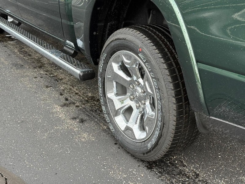 Ram 1500 Vehicle Full-screen Gallery Image 6