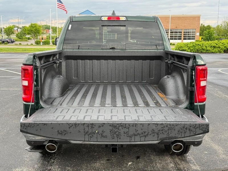 Ram 1500 Vehicle Full-screen Gallery Image 7