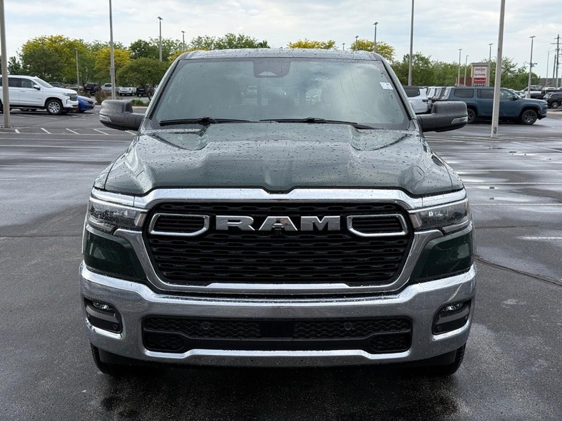 Ram 1500 Vehicle Full-screen Gallery Image 9