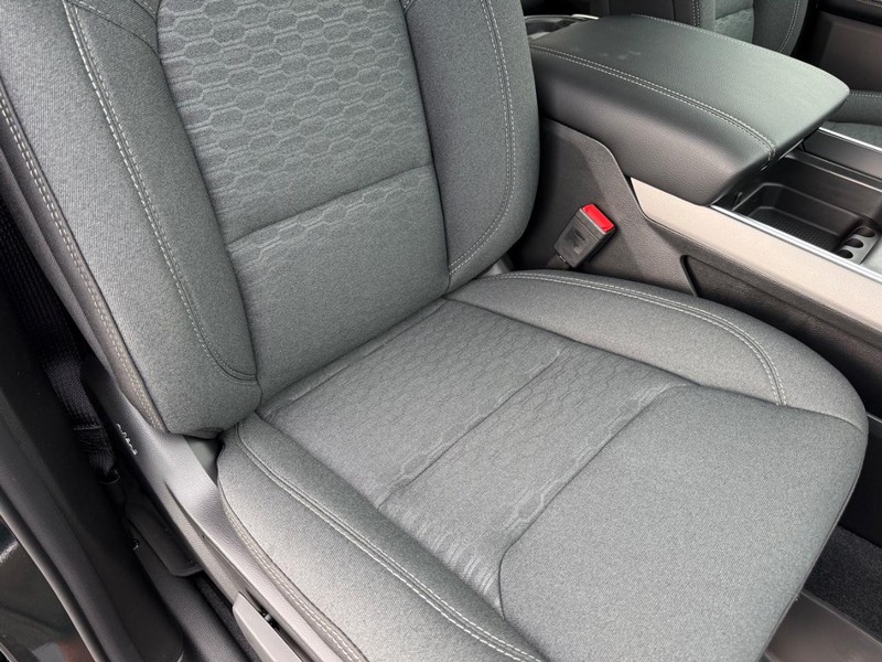 Ram 1500 Vehicle Full-screen Gallery Image 15