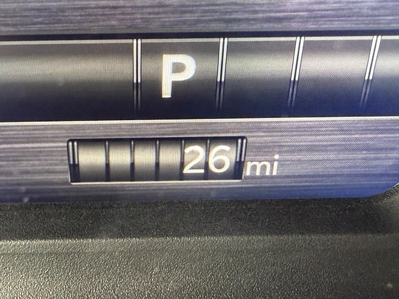 Ram 1500 Vehicle Full-screen Gallery Image 28