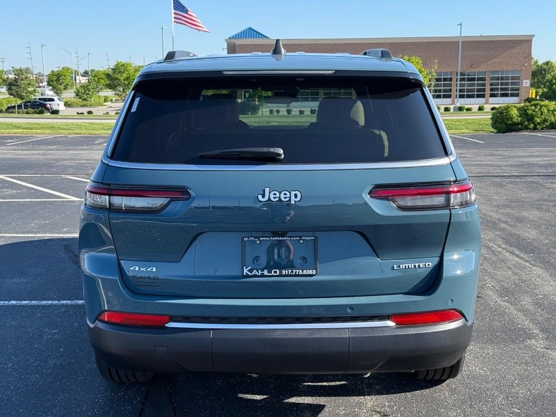 Jeep Grand Cherokee L Vehicle Full-screen Gallery Image 4