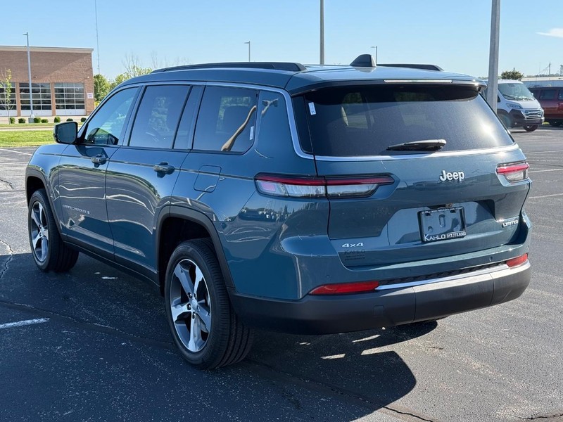Jeep Grand Cherokee L Vehicle Full-screen Gallery Image 5