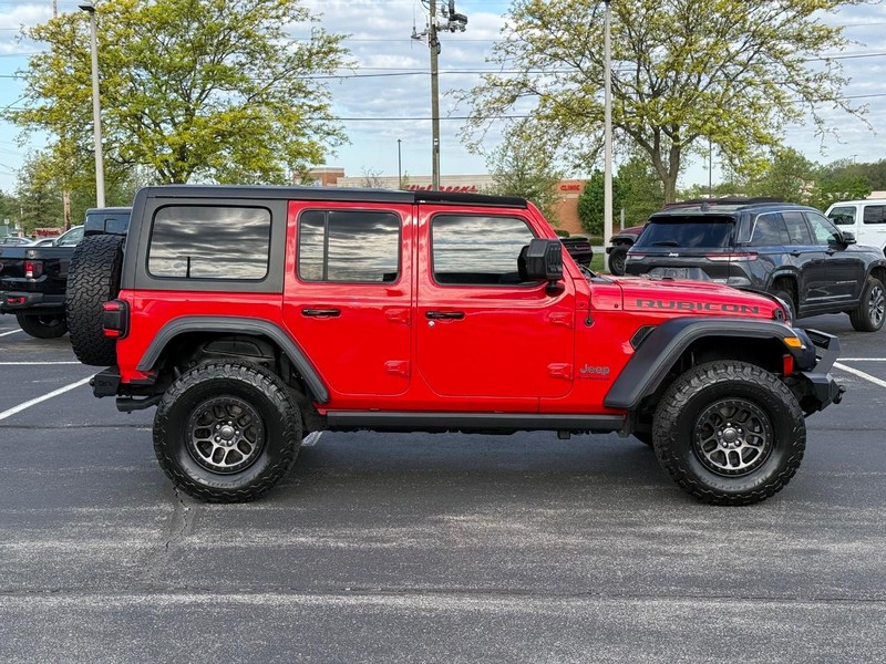Jeep Wrangler Vehicle Full-screen Gallery Image 2