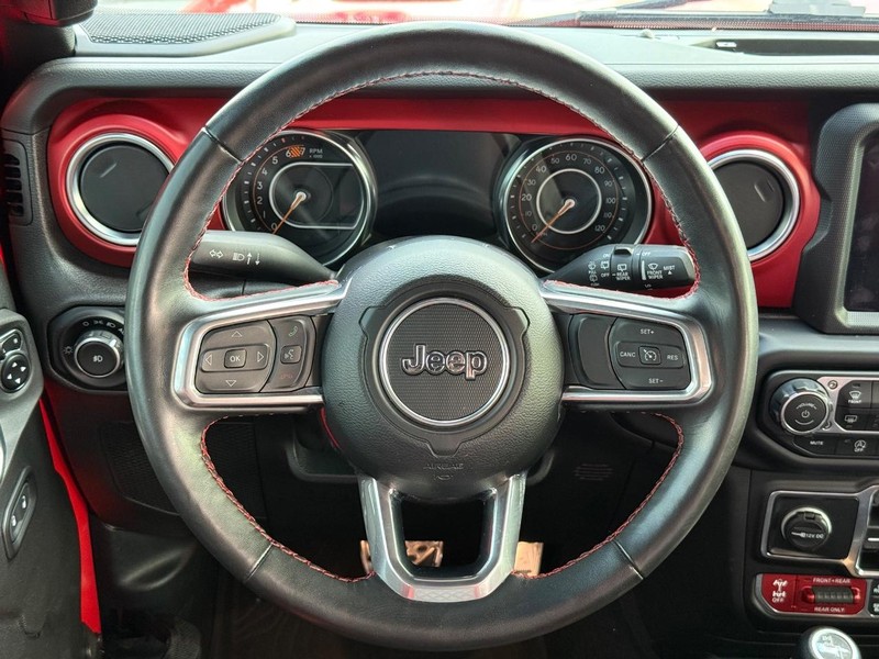 Jeep Wrangler Vehicle Full-screen Gallery Image 13