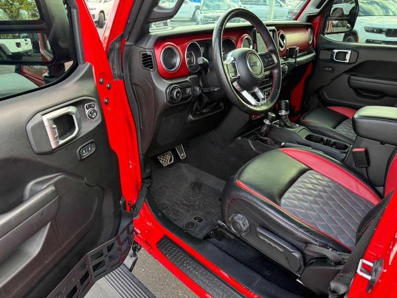 Jeep Wrangler Vehicle Full-screen Gallery Image 16