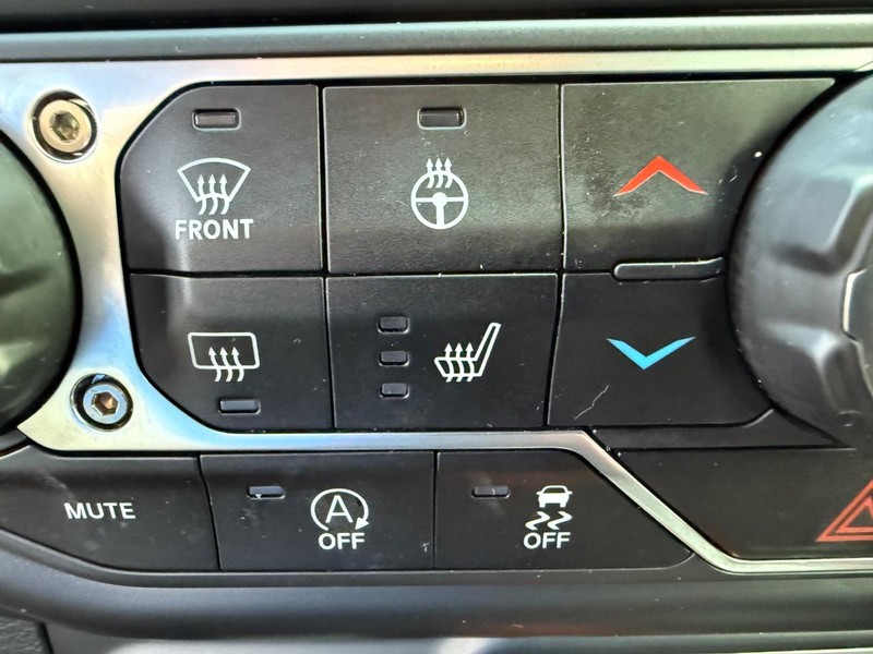 Jeep Wrangler Vehicle Full-screen Gallery Image 22